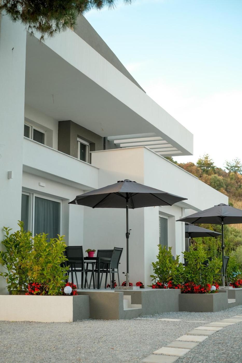 Aquarama Suites Nea Iraklitsa ภายนอก รูปภาพ